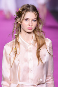 25346664_LanyuRunwayFebruary2019NewYorkFashionLidWjYu4PaDx.thumb.jpg.51ac7105a974de56853d9002116f3fd3.jpg