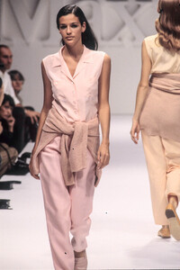 264638541_MaxMara1995WomenRTW24.thumb.jpg.5ff9899f42682c91342725d5080697ca.jpg