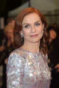 Isabelle+Huppert+Frankie+Red+Carpet+72nd+Annual+xBCdObuDfwkx.jpg