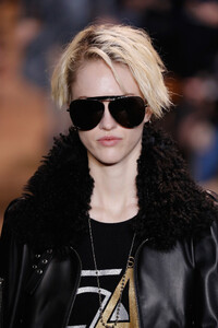 275002825_MichaelKorsCollectionFall2019RunwayShowL7j1yqEG1rjx.thumb.jpg.fc38c3afc6043894c4e5ba750cd1ebc2.jpg