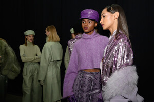282185453_SallyLaPointeBackstageFebruary2019NeweLOoIpMIjOWx.thumb.jpg.a486040c8bd63736a4bd512284af7ecc.jpg