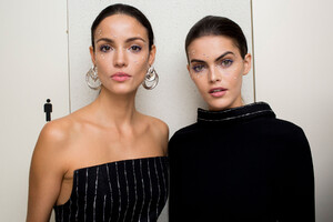 289401274_siriano-bks-g-rf19-3657(1).thumb.jpg.84b1d2708de8846516118dffb0871d24.jpg