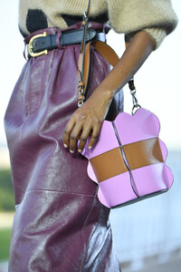 289825672_MiuMiuClub2020Runway1_Ya3Ncedzzx.thumb.jpg.7289cc8d92a13c74c0306b202785031a.jpg