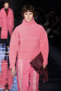 29007348_BOSSWomenswearMenswearRunwayFebruary2019t2351MsNFSnx.thumb.jpg.97294776b6b337d01d7157cbc126f4ed.jpg