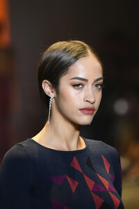 299808683_CushnieRunwayFebruary2019NewYorkFashionnOXxFxWOlqcx.thumb.jpg.bd02c8f834b3f66cf3d1764940be0b17.jpg