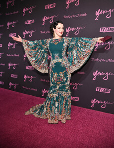 Debi+Mazar+Younger+Season+6+New+York+Premiere+TGQM05M7IGzx.jpg