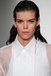 311750132_HelmutLangRunwayFebruary2019NewYork3Z3OAtrvmVgx.thumb.jpg.c247642ccf2325b8fa85ea5d4977ca32.jpg