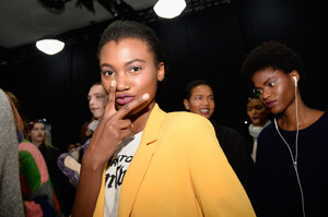 320927577_SallyLaPointeBackstageFebruary2019NewsOUBnrQUFcex.thumb.jpg.083d9180d6213bd95772a739211d3234.jpg