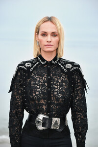 Amber+Valletta+Saint+Laurent+Mens+Spring+Summer+21lS-mqffv0x.jpg