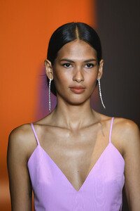 331737863_CushnieRunwayFebruary2019NewYorkFashionX-_dBa9Vsiex.thumb.jpg.4cb3a710178149b12b6681891f13bd4d.jpg