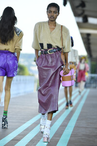 373577002_MiuMiuClub2020RunwayRCXwS26MVCMx.thumb.jpg.09a209fb445105887962edd5e4d5b136.jpg
