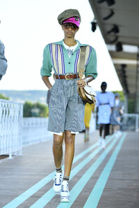 379151931_MiuMiuClub2020Runwaye9vSRGWhIThx.thumb.jpg.4d99364fc422be026d90300de0754178.jpg