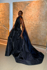 Alek+Wek+CFDA+Fashion+Awards+Cocktails+FL5hcOBFAyrx.jpg