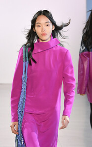 420894651_ClaudiaLiRunwayFebruary2019NewYorkFashion8AMGw4Fbtrbx.thumb.jpg.35b538c8247e0632ba7ac92f4a15179a.jpg