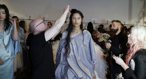42343917_LanyuBackstageFebruary2019NewYorkFashion8TfsTB2h8KYx.thumb.jpg.f704c7ac98a5e2b756e4bf721a414496.jpg