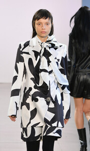 462988564_ClaudiaLiRunwayFebruary2019NewYorkFashiongSW0epyuod9x.thumb.jpg.245e525163381a5e50e5061a62fae2c8.jpg