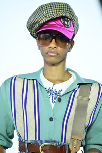 493638708_MiuMiuClub2020RunwaynelfH6nLHbJx.thumb.jpg.2a8c06e00c3105794ea31a0470f3c3d7.jpg