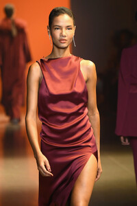 500786302_CushnieRunwayFebruary2019NewYorkFashionV8twcg69-F2x.thumb.jpg.10c089d8a1cdf044807fee86b8f8e212.jpg