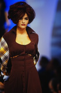 519216505_helena(8).thumb.jpg.d5917ea27a28984ef1c7644c81bc8adf.jpg