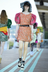 520432978_MiuMiuClub2020RunwayeRUE3JvslzDx.thumb.jpg.858566f73f3f114e38707cfebbad301b.jpg