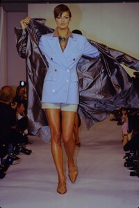 52090424_isaac-mizrahi-ss-1990-linda(1).thumb.jpg.e8b36e946a5ba9b67acf949f7690a00c.jpg