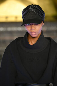 551053095_AlexanderWangCollection1Runway0C8Zo-TczwBx.thumb.jpg.b0d936d18320b1e7030871704daff177.jpg