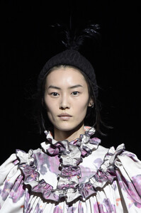 561041958_MarcJacobsFall2019ShowRunwayAAGa9KIm9vfx.thumb.jpg.8f8a7c965c6606492ce1c52bd7b777f0.jpg