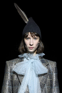 577250886_MarcJacobsFall2019ShowRunwayPWnDEI_UaRtx.thumb.jpg.bd7aba38f860318fd4ec8c08b685b3b6.jpg