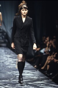 60154595_jean-paul-gaultier-ss-1997(1).thumb.jpg.17a9e0f62b7509470b2223e198ccefe8.jpg