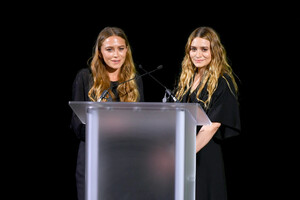 Ashley+Olsen+CFDA+Fashion+Awards+Show+YEXDS5A7Bu_x.jpg