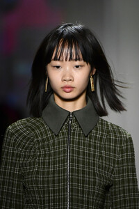 620790699_ConceptKoreaRunwayFebruary2019NewYorkcYQ08HRniV2x.thumb.jpg.e3b3b5eced78d64075fb7daa89379451.jpg