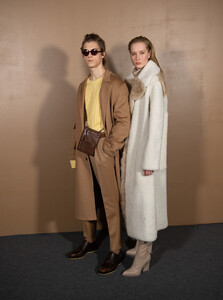 621769002_BOSSWomenswearMenswearBackstageFebruaryuIC6cykVVCwx.thumb.jpg.69152a84cbeb0e0bcffe741aa942273a.jpg