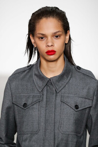 634022993_HelmutLangRunwayFebruary2019NewYorkXhXidNlrA2Xx.thumb.jpg.339e38abd5f566bb251359601c49418d.jpg