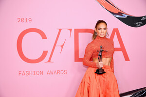 Jennifer+Lopez+CFDA+Fashion+Awards+Winners+dkhobci-h4Gx.jpg