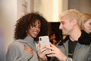 657338512_ElieTahariBackstageFebruary2019NewYork4zdqt2sHdfNx.thumb.jpg.de3e6bd4c3c3887ffb868de4a6b9aa74.jpg