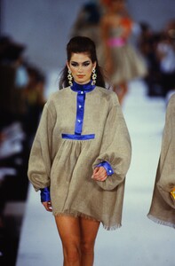 72260817_isaac-mizrahi-ss-1991(2).thumb.jpg.dd16abe67b84ea96a26304d629f95b26.jpg