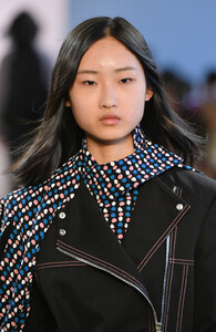 726939050_ClaudiaLiRunwayFebruary2019NewYorkFashionw7I3OlzZHlcx.thumb.jpg.80c9f3a3ced5ce42c9c17a21ef769b31.jpg