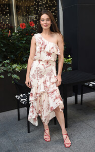 Emily+DiDonato+Johanna+Ortiz+Resort+20+Collection+UOsKwL8fxvfx.jpg