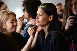 778931940_CushnieBackstageFebruary2019NewYorkFashionUZi54Uk9EF-x.thumb.jpg.4b8dd24af303e702832b86bbfd8f2133.jpg