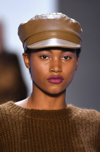 783728847_SallyLaPointeRunwayFebruary2019NewYorkumVs4u-3rx4x.thumb.jpg.63ddca4de0ddb015e986e3a1064d63d0.jpg