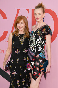 Anne+V+CFDA+Fashion+Awards+Arrivals+A479eHLq9urx.jpg