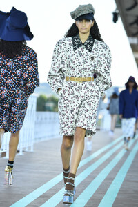 795162227_MiuMiuClub2020Runwayx6N1vcQXkmIx.thumb.jpg.328c9a5d9d2511b69323313ad4a92695.jpg