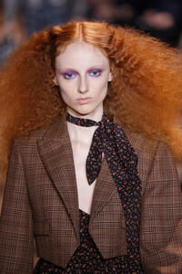 795471420_MichaelKorsCollectionFall2019RunwayShowuvJRniHDNJix.thumb.jpg.0d6a7814131d9673bef9f5067992f40f.jpg