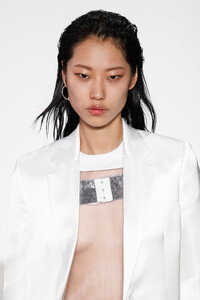 807405704_HelmutLangRunwayFebruary2019NewYorkGYQSR4AR5Hwx.thumb.jpg.cd64407b4eb63cc2d94643de845ff568.jpg