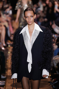 807565400_MichaelKorsCollectionFall2019RunwayShow1Z9R_-syknzx.thumb.jpg.59b72767e9e9f913453396af2731f8c7.jpg