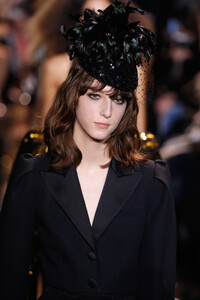 828850677_MichaelKorsCollectionFall2019RunwayShow7hAkPydm8bBx.thumb.jpg.3962cc3ecefa0ba3fb7adf531c3f1658.jpg