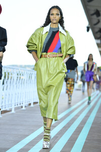 840440094_MiuMiuClub2020RunwaySTdCypyZrmAx.thumb.jpg.4f37ea71574dd83e24daa2208c2eaa3a.jpg
