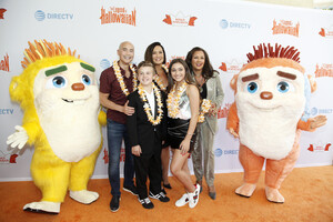 Vanessa+Williams+Legend+Hallowaiian+Orange+a65GI2ENhD6x.jpg