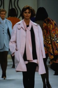 863206273_bill-blass-fw-1994-heather(5).thumb.jpg.1d2eb9f19448a4b91f23c82c8cc93615.jpg