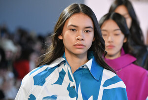 878488585_ClaudiaLiRunwayFebruary2019NewYorkFashionWf2RW8JCxzvx.thumb.jpg.9f850485023eabaca68e19411c168a11.jpg